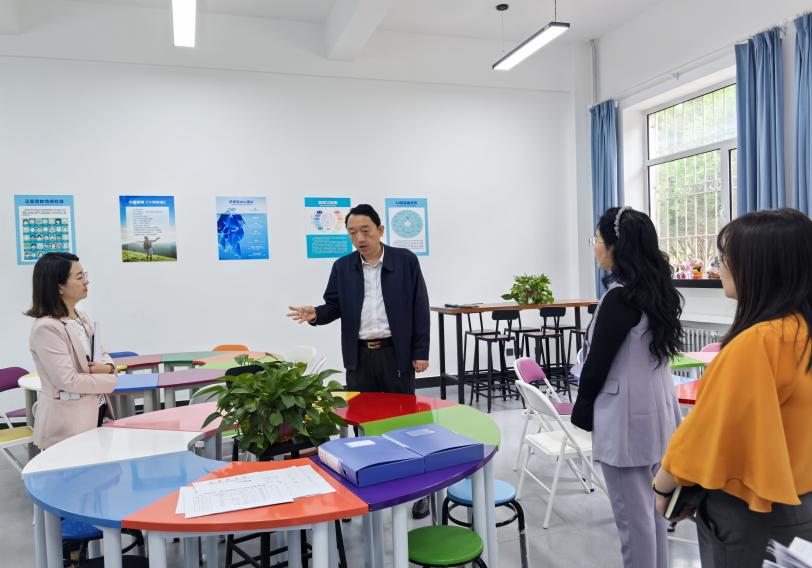 黨委副書記李岳深入心理咨詢中心調(diào)研指導(dǎo)，強(qiáng)調(diào)構(gòu)建高質(zhì)量教育咨詢服務(wù)體系